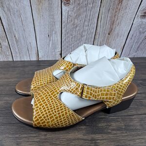 SAS Suntimer Crocodile Embossed Slingback Sandals Women's Sz 9.5 M Golden Croc